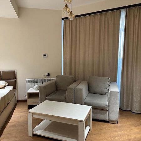 Beautiful Apartment In The Center Of Ereván Exterior foto
